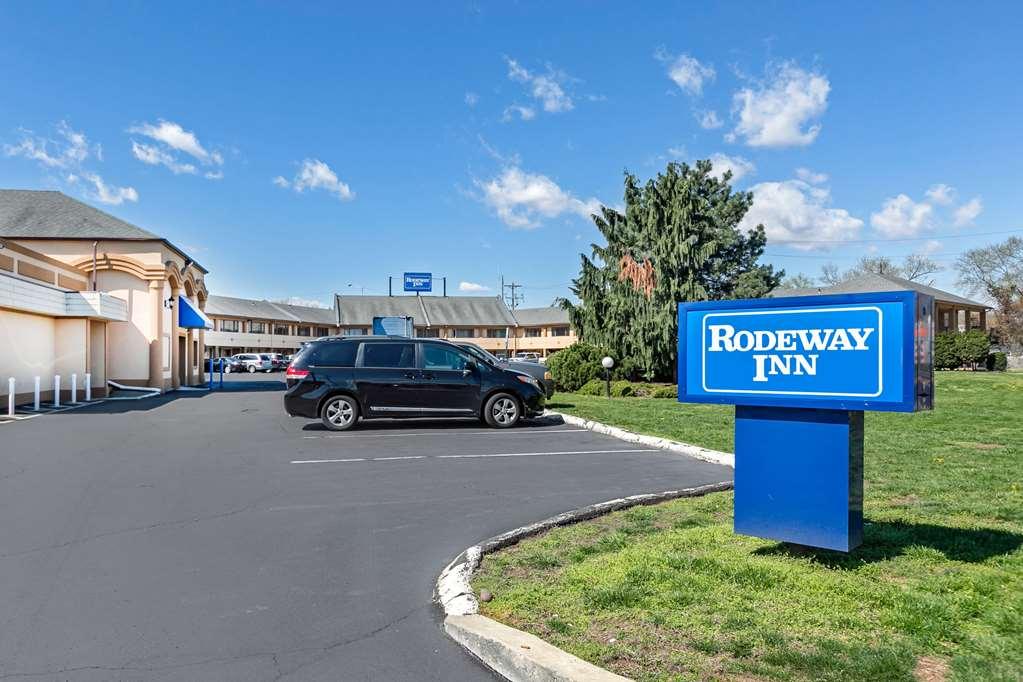 Knights Inn Bristol Levittown Exterior photo