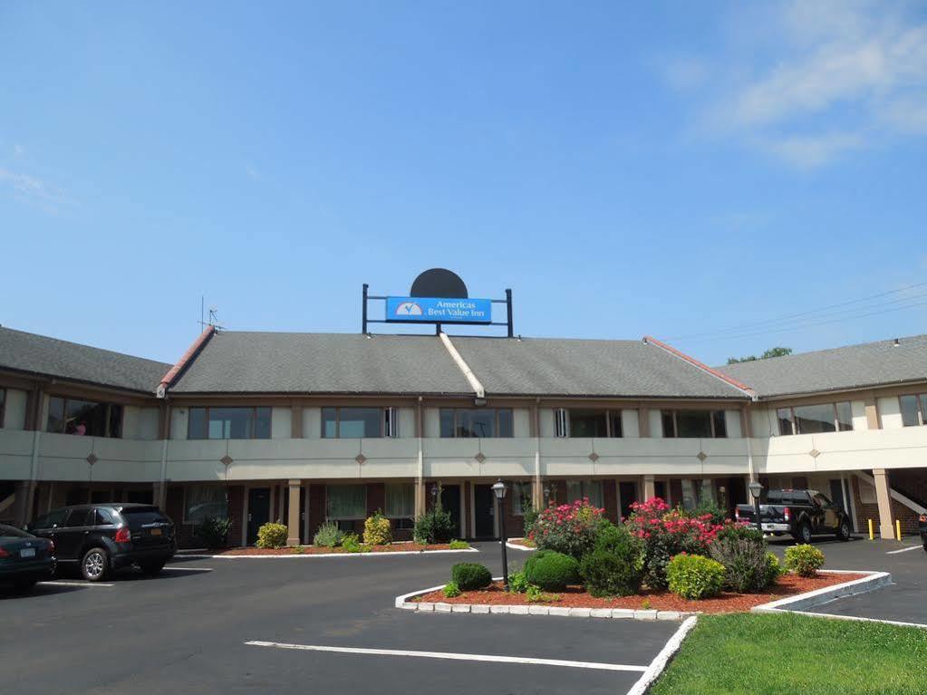 Knights Inn Bristol Levittown Exterior photo